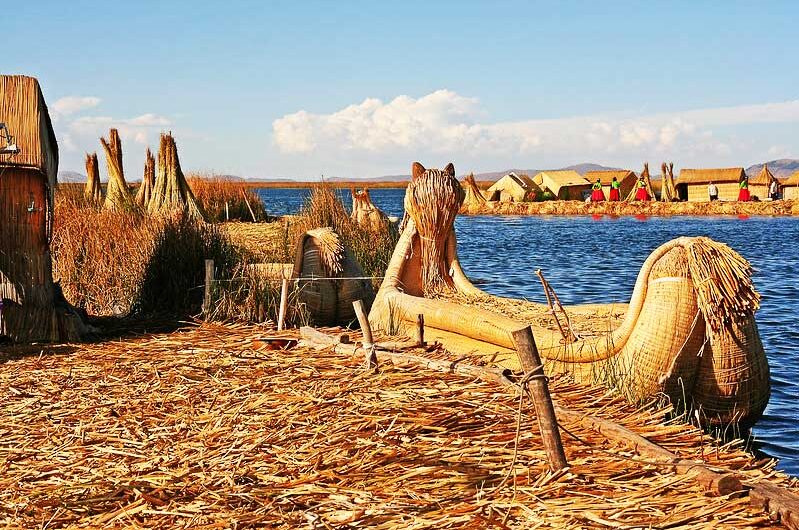 uros floating islands peru